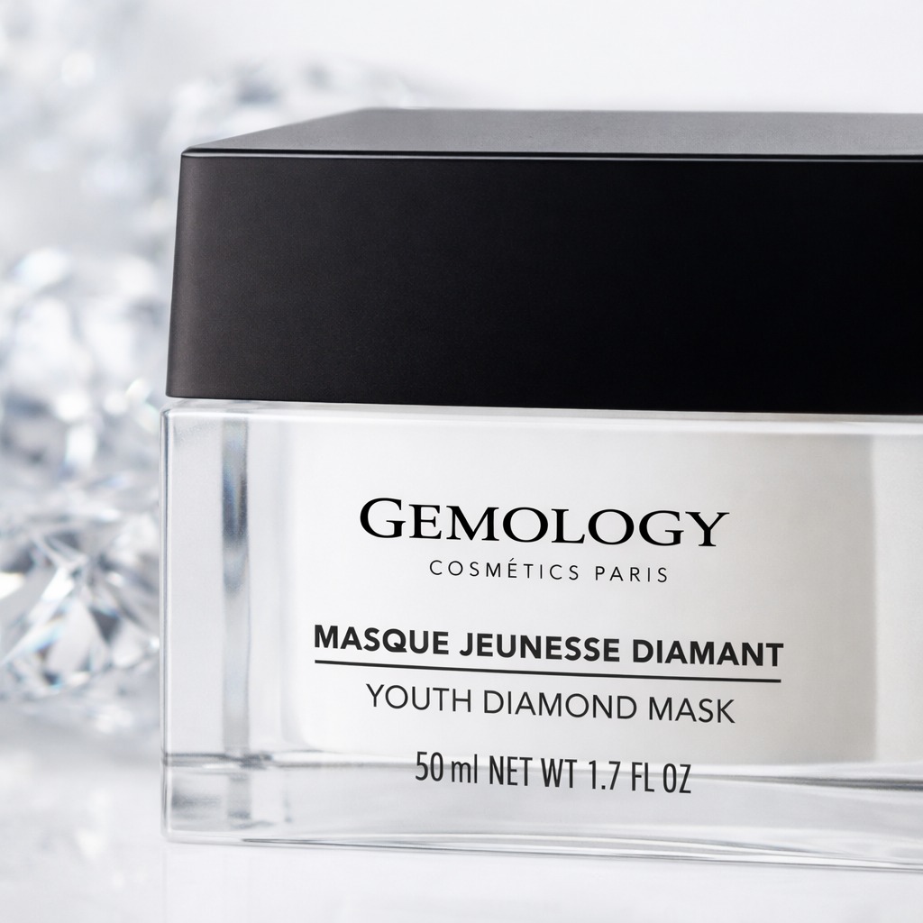 Jauninanti deimanto kaukė nuo raukšlių