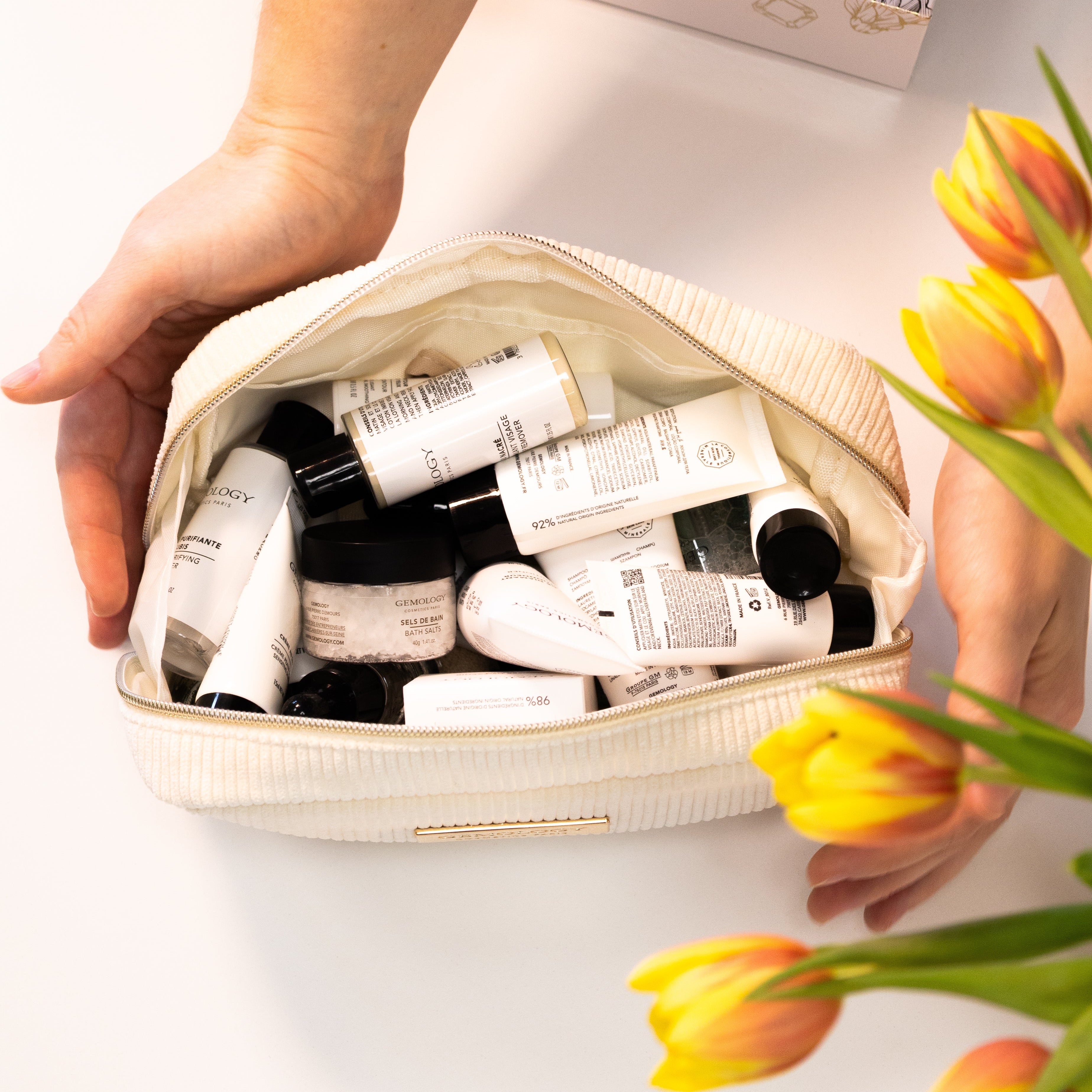 Gemology grožio kalendorius + DOVANA kosmetinė